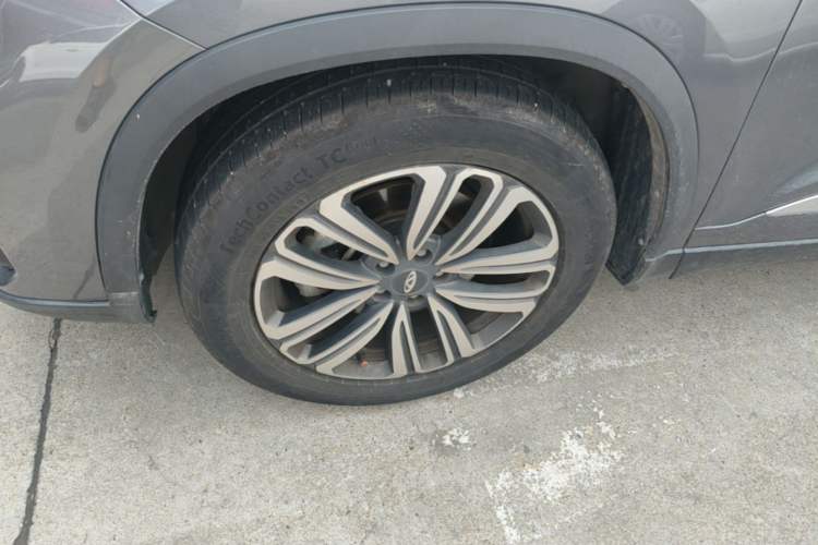 Used Chery Tiggo 8 2021 Kunpeng Edition 390TGDI Automatic Fuyao Version Left Front Wheel Hub