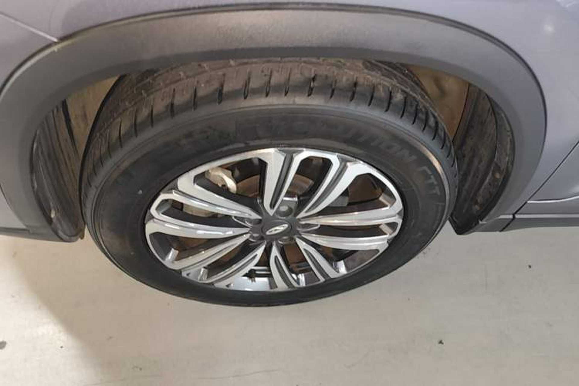 Used Chery Tiggo 8 2021 Kunpeng Edition 390TGDI Automatic Fuyao Version Left Front Wheel Hub