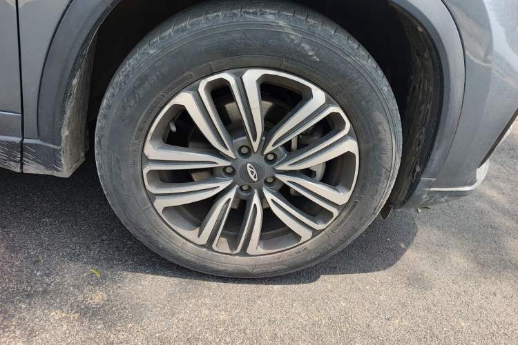 Used Chery Tiggo 8 2021 Kunpeng Edition 390TGDI Automatic Fuyao Version Right Front Wheel Hub