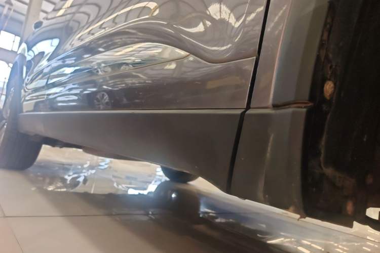 Used Chery Tiggo 8 2021 Kunpeng Edition 390TGDI Automatic Fuyao Version Right Side Sill
