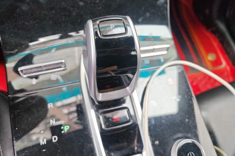 Used Chery Tiggo 8 2021 1.6 TGDI Automatic Siberia Edition 7-Seater Gear Lever