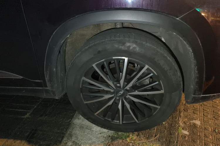 Used Chery Tiggo 8 2021 Kunpeng Edition 290TGDI Automatic Zhubfeng Version Right Front Wheel Hub