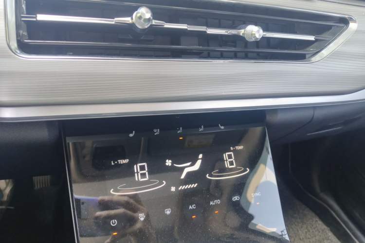 Used Chery Tiggo 8 2021 Kunpeng Edition 390TGDI Automatic Zhubfeng Version Audio And AC Panel