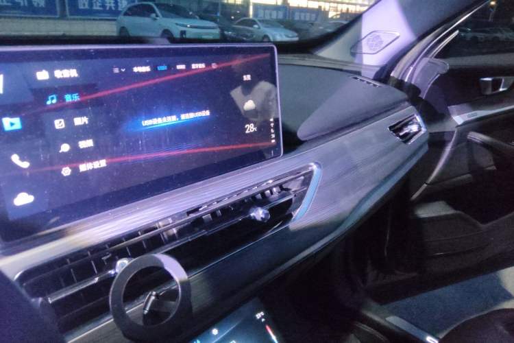 Used Chery Tiggo 8 2021 Kunpeng Edition 290TGDI Automatic Fuyao Version Audio And AC Panel
