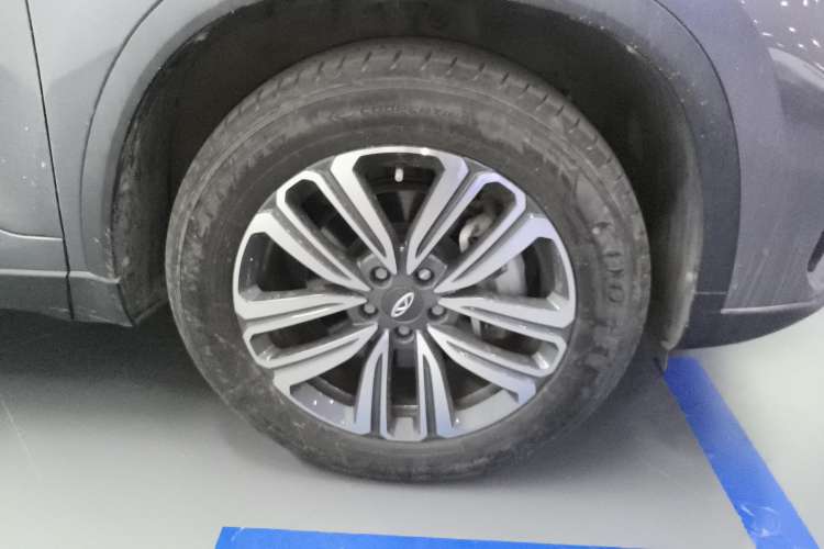Used Chery Tiggo 8 2021 Kunpeng Edition 390TGDI Automatic Fuyao Version Left Front Wheel Hub