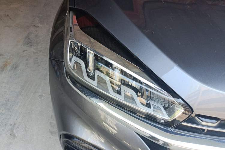 Used Chery Tiggo 8 2021 Kunpeng Edition 390TGDI Automatic Fuyao Version Right Front Headlight