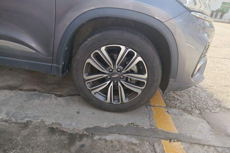 Used Chery Tiggo 8 2021 Kunpeng Edition 290TGDI Automatic Zhubfeng Version Right Front Wheel Hub