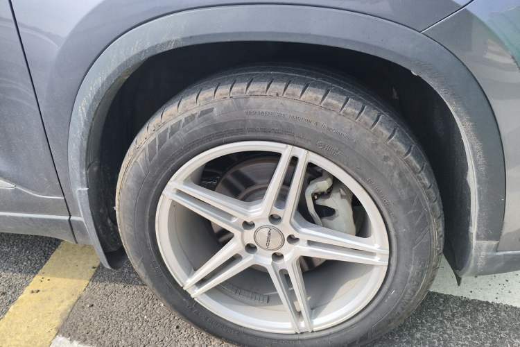 Used Chery Tiggo 8 2021 Kunpeng Edition 390TGDI Automatic Fuyao Version Right Front Wheel Hub