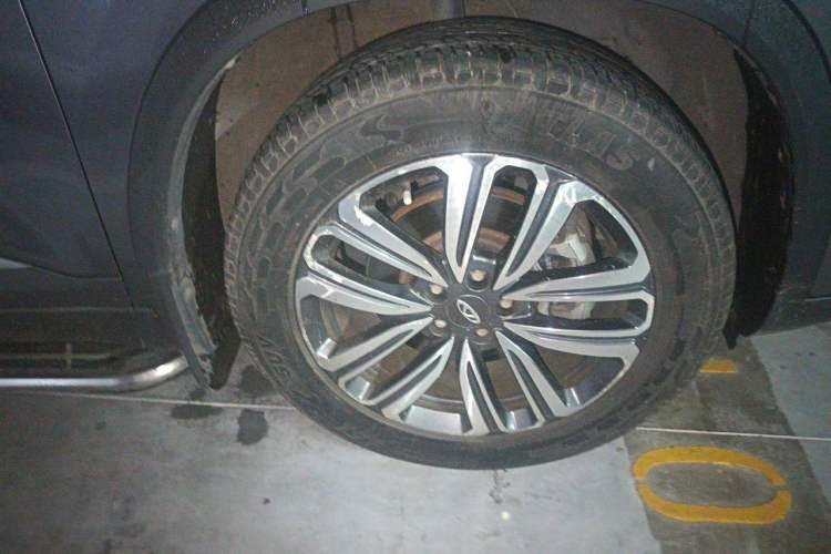Used Chery Tiggo 8 2021 2.0T Artisan Collaboration Special Edition Right Front Wheel Hub