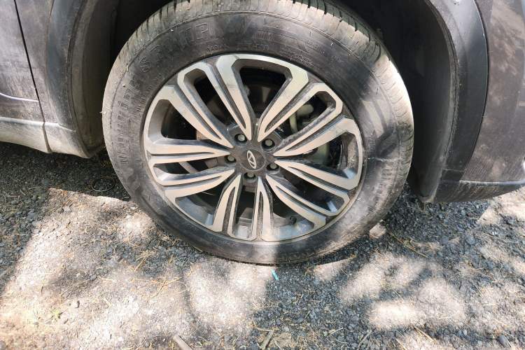 Used Chery Tiggo 8 2021 Kunpeng Edition 290TGDI Automatic Zhanchi Version Right Front Wheel Hub