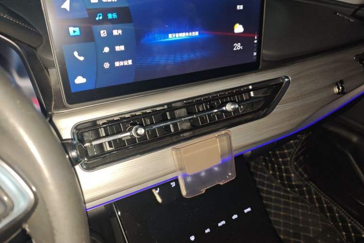 Used Chery Tiggo 8 2021 Kunpeng Edition 390TGDI Automatic Fuyao Version+ Audio And AC Panel