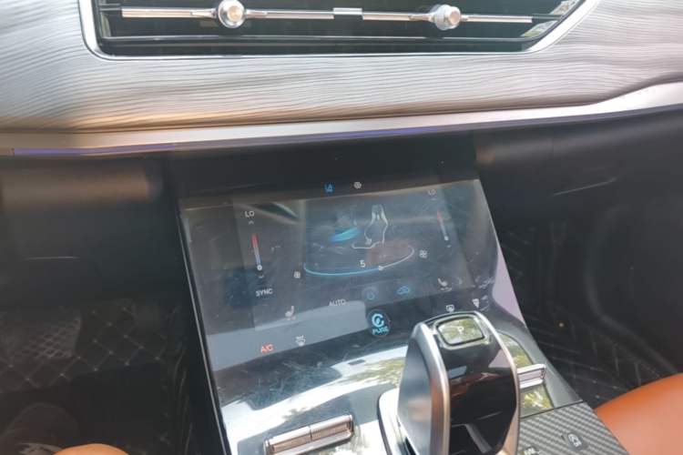 Used Chery Tiggo 8 2021 Kunpeng Edition 290TGDI Automatic Fuyao Version Audio And AC Panel
