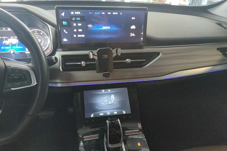 Used Chery Tiggo 8 2021 Kunpeng Edition 390TGDI Automatic Fuyao Version Audio And AC Panel