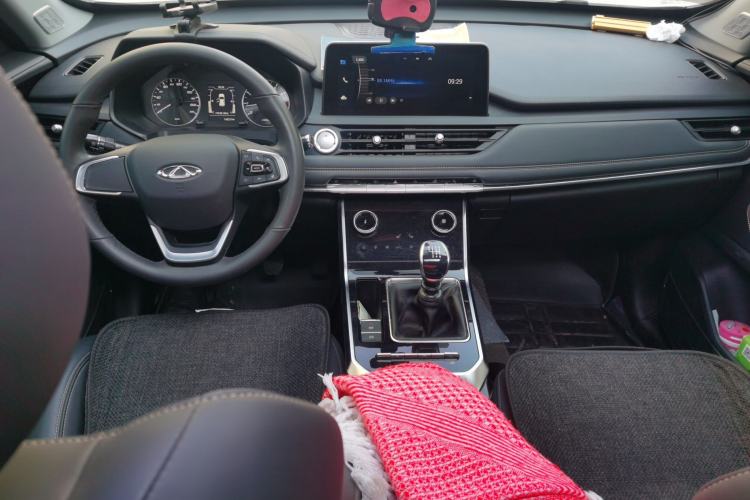 Used Chery Tiggo 8 2021 1.5 TCI Manual Siberia Edition 7-Seater Center Console
