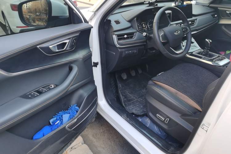 Used Chery Tiggo 8 2021 1.5 TCI Manual Siberia Edition 7-Seater Driver Seat