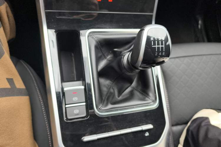 Used Chery Tiggo 8 2021 1.5 TCI Manual Siberia Edition 5 Seats Gear Lever