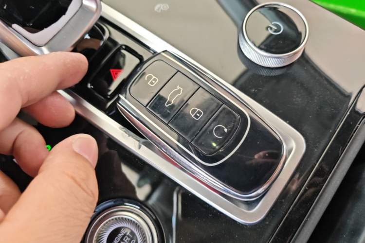 Used Chery Tiggo 8 2021 Kunpeng Edition 390TGDI Automatic Fuyao Version Interior 1