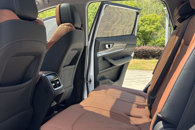 Used Chery Tiggo 8 2021 Kunpeng Edition 390TGDI Automatic Fuyao Version Interior 3