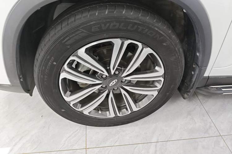 Used Chery Tiggo 8 2021 Kunpeng Edition 290TGDI Automatic Zhanchi Version Left Front Wheel Hub
