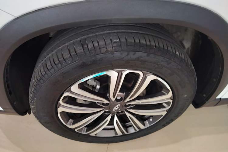 Used Chery Tiggo 8 2021 Kunpeng Edition 290TGDI Automatic Zhubfeng+ Version Left Front Wheel Hub