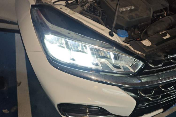 Used Chery Tiggo 8 2021 Kunpeng Edition 390TGDI Automatic Fuyao Version+ Right Front Headlight