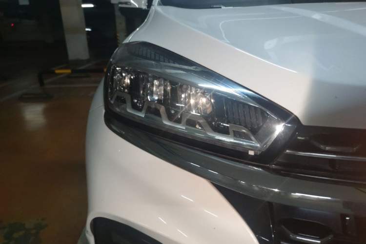 Used Chery Tiggo 8 2021 Kunpeng Edition 390TGDI Automatic Zhubfeng Version Right Front Headlight