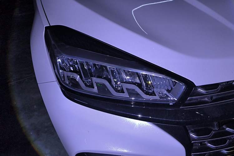 Used Chery Tiggo 8 2021 Kunpeng Edition 290TGDI Automatic Zhubfeng Version Right Front Headlight