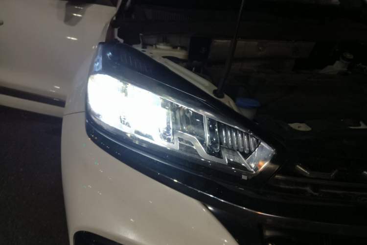 Used Chery Tiggo 8 2021 Kunpeng Edition 290TGDI Automatic Zhubfeng Version Right Front Headlight