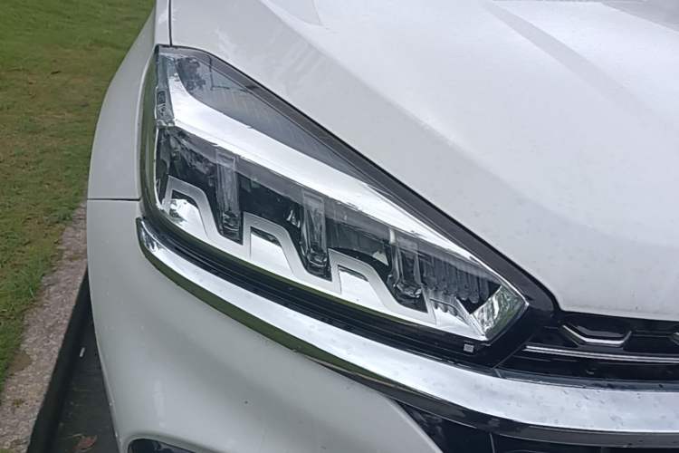 Used Chery Tiggo 8 2021 Kunpeng Edition 390TGDI Automatic Zhubfeng Version Right Front Headlight