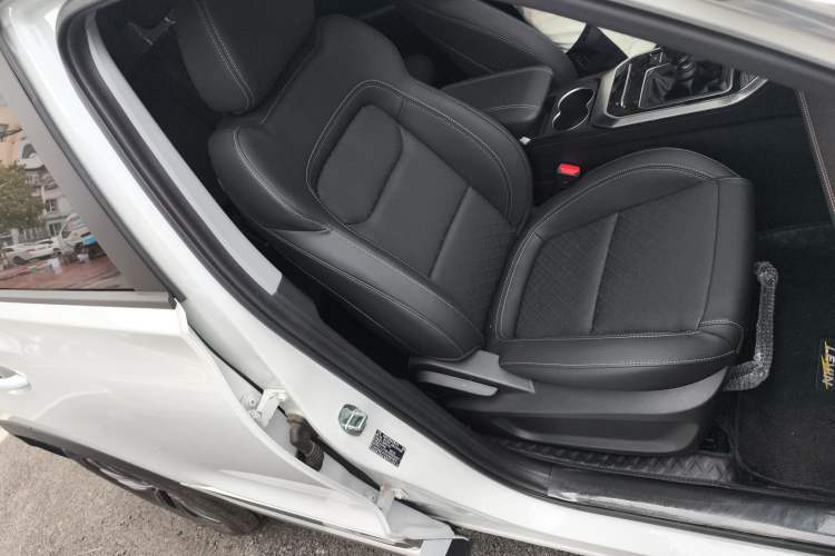 Used Chery Tiggo 8 2021 1.5 TCI Manual Siberia Edition 5 Seats Right Front Seat