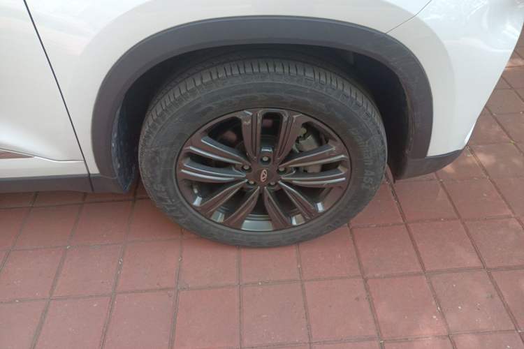 Used Chery Tiggo 8 2021 230TCI Automatic Elite Edition Right Front Wheel Hub
