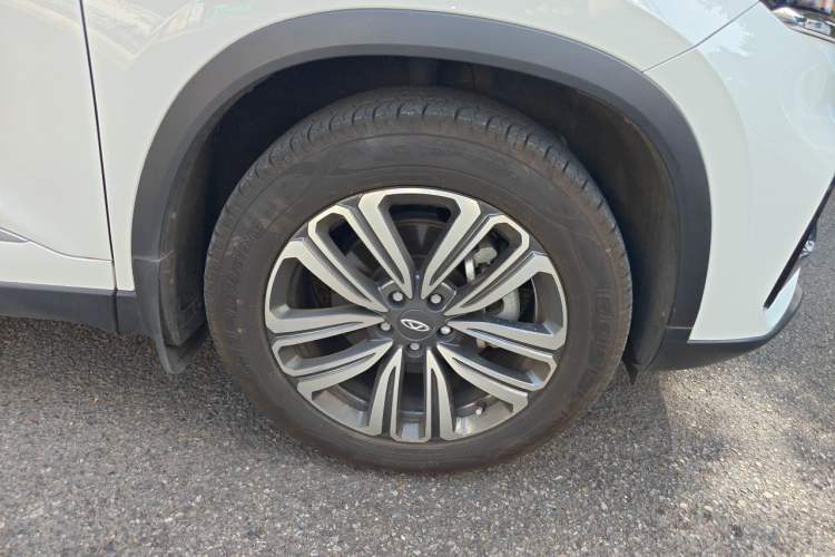 Used Chery Tiggo 8 2021 Kunpeng Edition 290TGDI Automatic Fuyao Version Right Front Wheel Hub