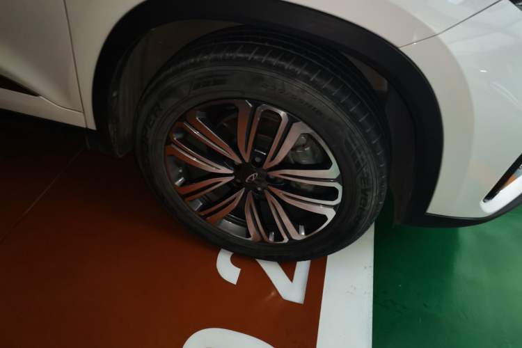 Used Chery Tiggo 8 2021 Kunpeng Edition 290TGDI Automatic Zhubfeng Version Right Front Wheel Hub