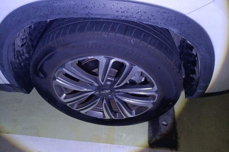 Used Chery Tiggo 8 2021 Kunpeng Edition 290TGDI Automatic Zhubfeng Version Right Front Wheel Hub