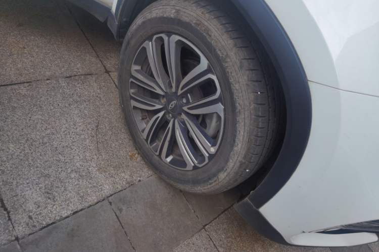 Used Chery Tiggo 8 2021 Kunpeng Edition 290TGDI Automatic Zhanchi Version Right Front Wheel Hub