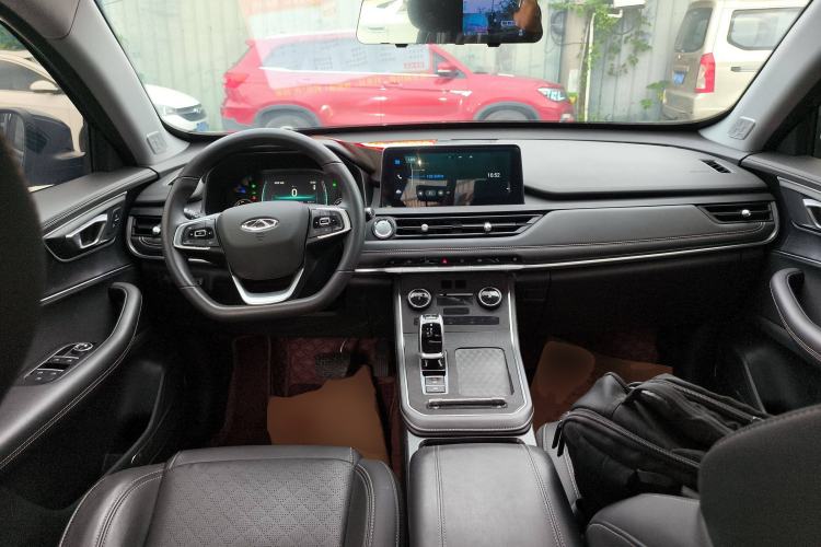 Used Chery Tiggo 8 2022 1.5 TCI Automatic Exclusive Edition 7-Seater Center Console