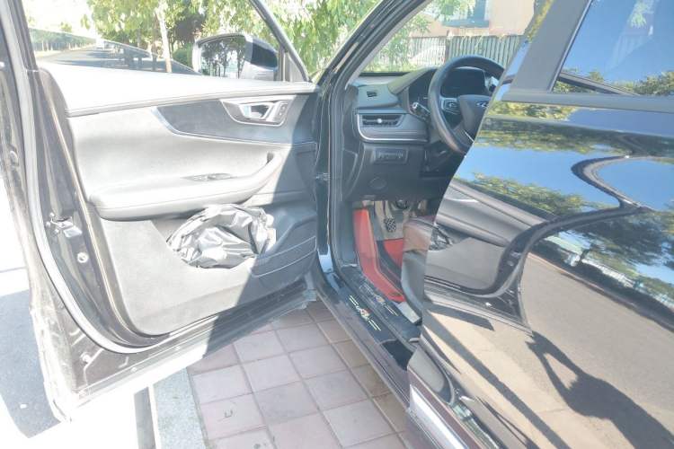 Used Chery Tiggo 8 2022 1.5 TCI Manual Special Edition 7-Seater Driver Seat