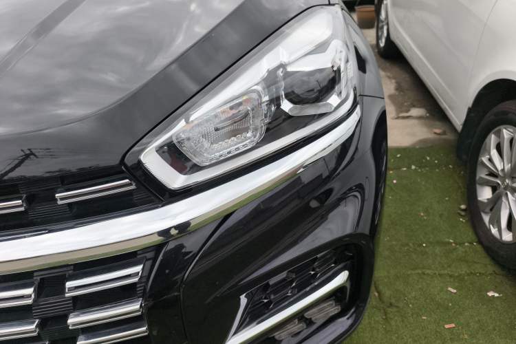 Used Chery Tiggo 8 2022 1.5 TCI Automatic Exclusive Edition 7-Seater Left Front Headlight