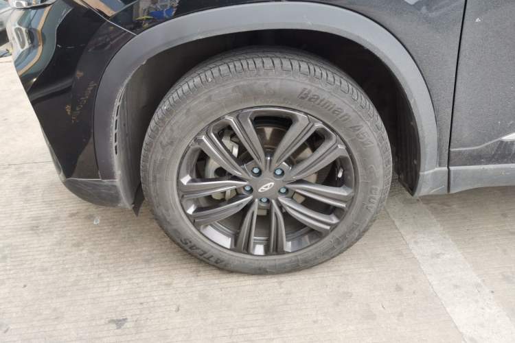Used Chery Tiggo 8 2022 1.5 TCI Automatic Exclusive Edition 5 Seats Left Front Wheel Hub