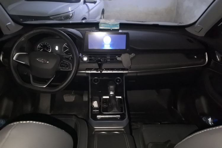 Used Chery Tiggo 8 2022 1.5 TCI Automatic New Dynamic Edition 5 Seats Center Console