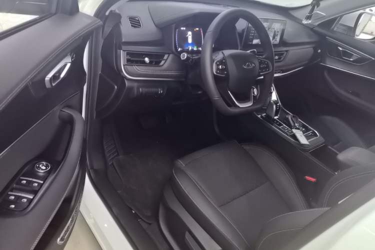 Used Chery Tiggo 8 2022 1.5 TCI Automatic Prestige Edition 7-Seater Driver Seat