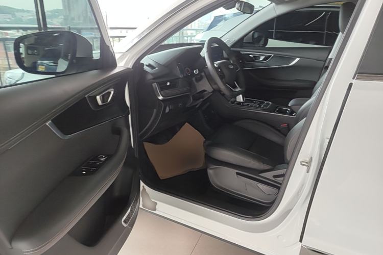 Used Chery Tiggo 8 2022 1.5 TCI Automatic Exclusive Edition 7-Seater Driver Seat