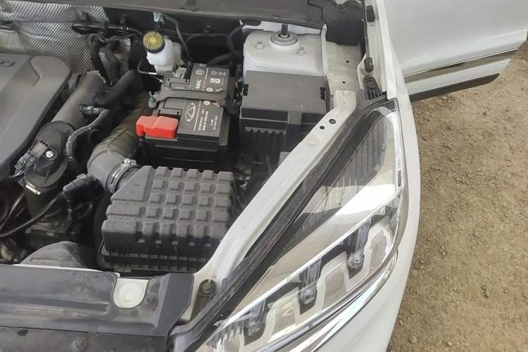 Used Chery Tiggo 8 2022 1.5 TCI Manual Special Edition 5 Seats Engine Bay Left