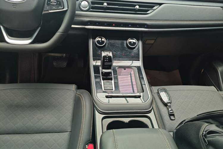 Used Chery Tiggo 8 2022 1.5 TCI Automatic Exclusive Edition 7-Seater Gear Lever