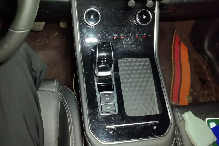 Used Chery Tiggo 8 2022 1.5 TCI Automatic Exclusive Edition 5 Seats Gear Lever