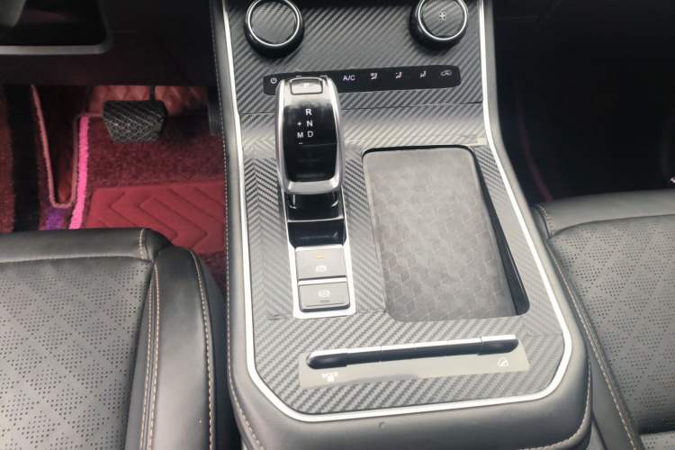 Used Chery Tiggo 8 2022 1.5 TCI Automatic Exclusive Edition 7-Seater Gear Lever