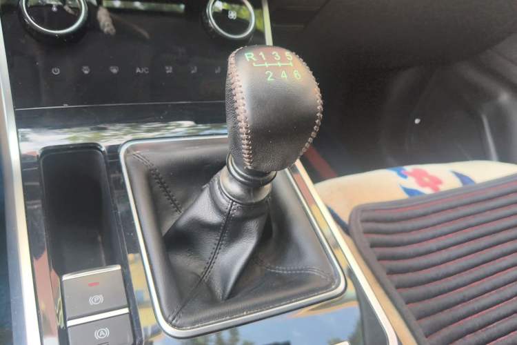 Used Chery Tiggo 8 2022 1.5 TCI Manual Special Edition 5 Seats Gear Lever