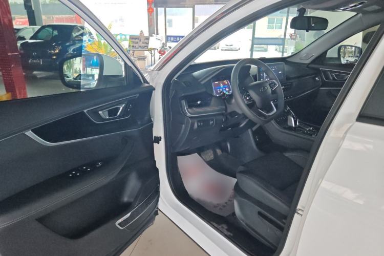 Used Chery Tiggo 8 2022 1.5 TCI Automatic Exclusive Edition 7-Seater Interior 2
