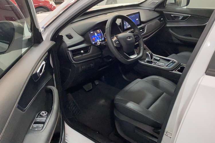 Used Chery Tiggo 8 2022 1.5 TCI Automatic Exclusive Edition 7-Seater Interior 2