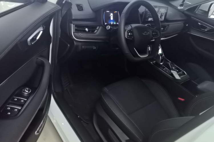 Used Chery Tiggo 8 2022 1.5 TCI Automatic Prestige Edition 7-Seater Left Front Seat